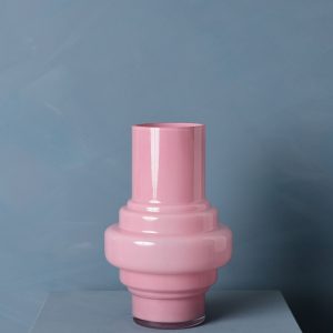 Madame Fleurie Aurora Medium Vaas – Mondgeblazen Glas – Elegant Roze – Madame Fleurie Aurora Medium Vaas – Mondgeblazen Glas – Elegant Roze –