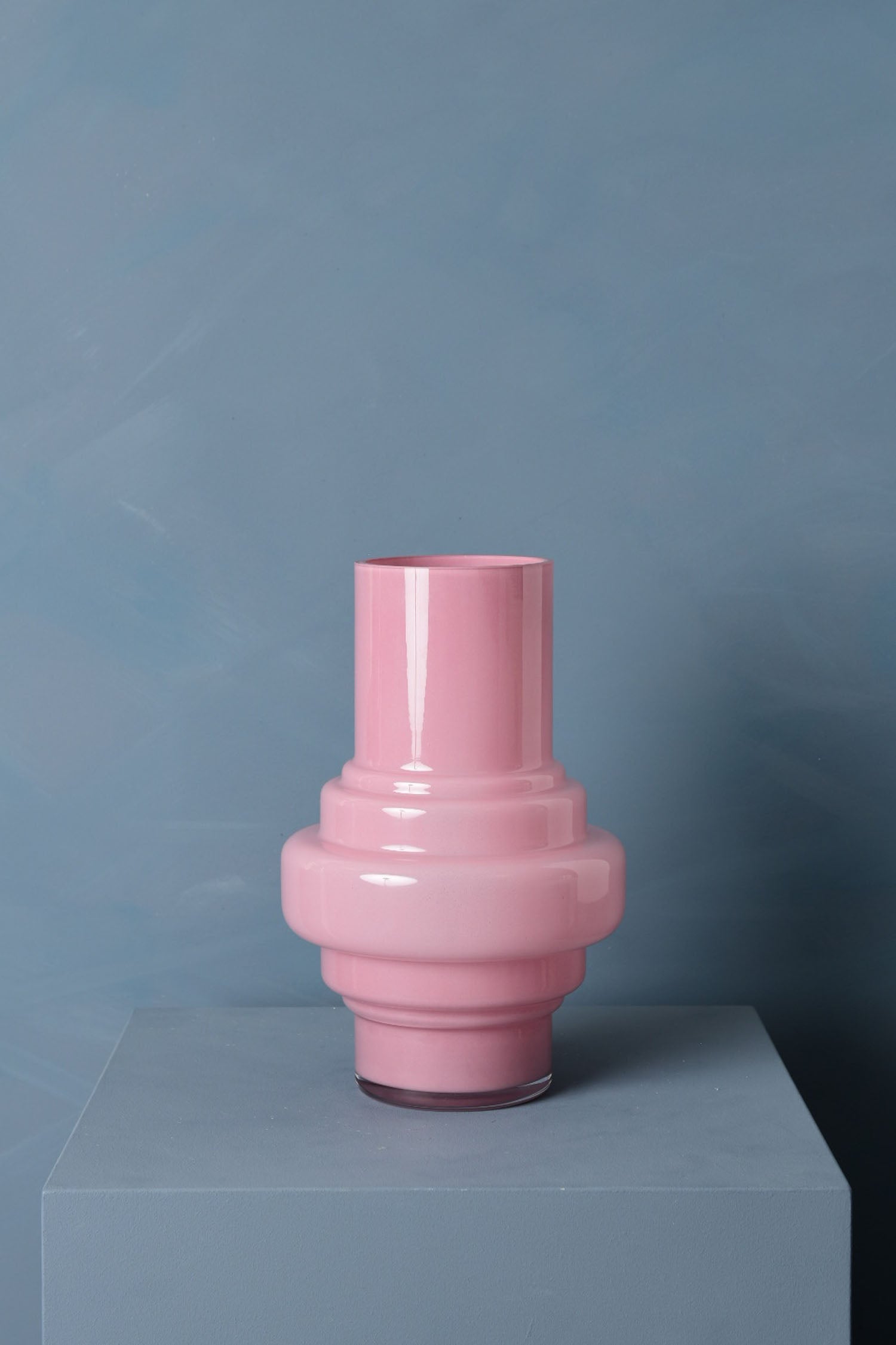 Madame Fleurie Aurora Medium Vaas – Mondgeblazen Glas – Elegant Roze –