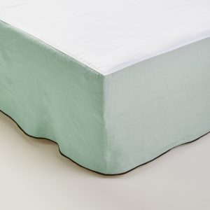 Madura Hoes voor boxspring Carlina linde en zwarte hommel 140×200 cm Madura Hoes voor boxspring Carlina linde en zwarte hommel 140×200 cm