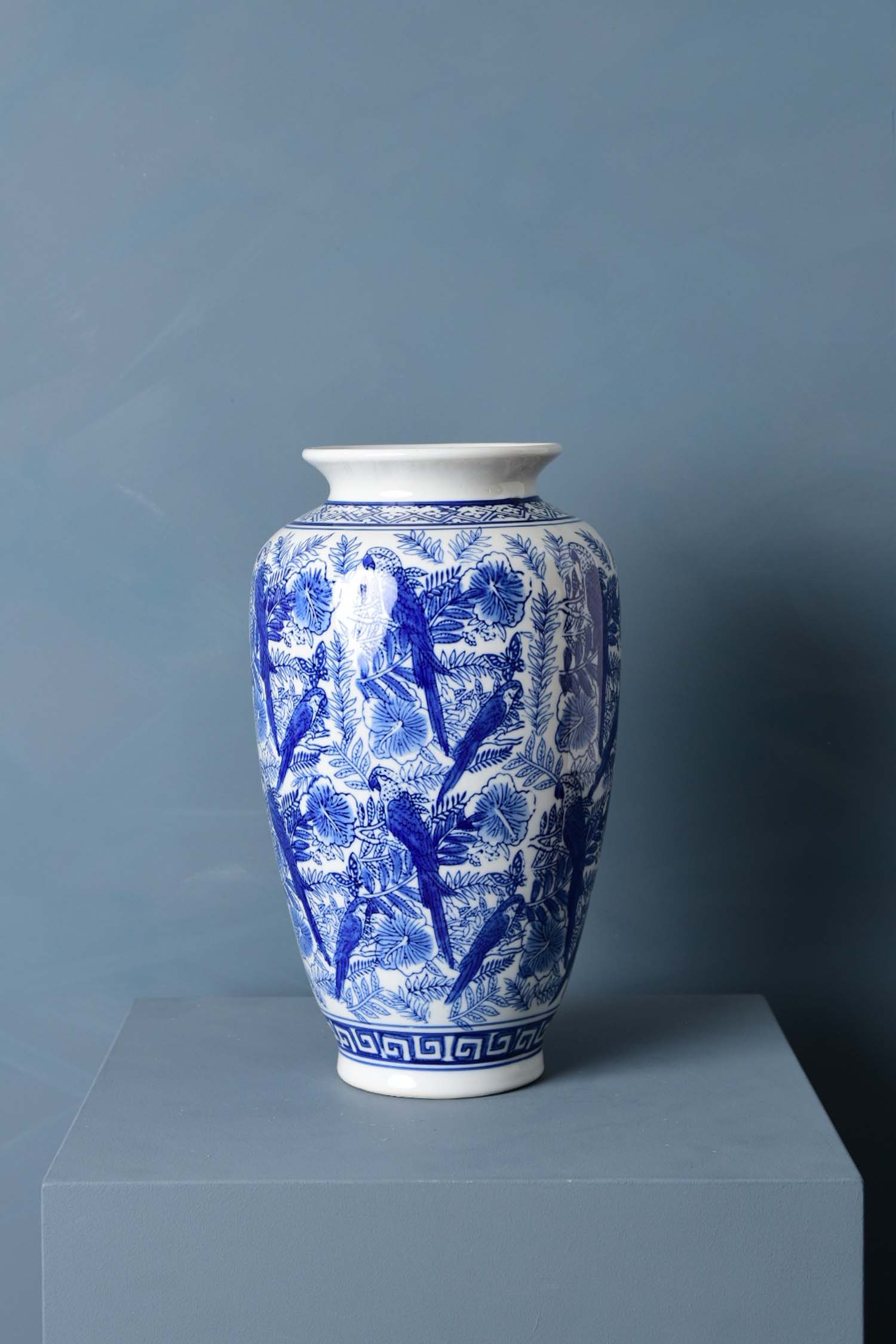Madame Fleurie Azurica II Vaas – Handgeschilderd Blauw-Wit – Klassiek