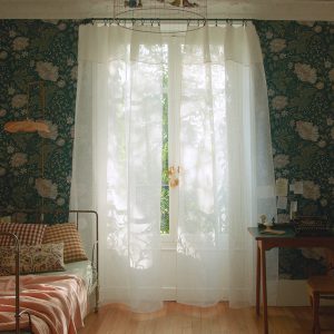 Madura Veiling Shadow puur witte en ivoorkleurige hommel 145×280 cm
