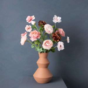 Madame Fleurie Terra Blush Boeket inclusief Vaas – Luxe Zijden bloemen Madame Fleurie Terra Blush Boeket inclusief Vaas – Luxe Zijden bloemen