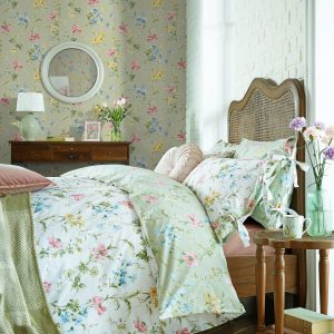 Laura Ashley Vliesbehang Poppy Meadow Groen Laura Ashley Vliesbehang Poppy Meadow Groen