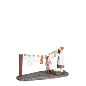 LuVille Kerstdorp Miniatuur Paula helpt mama – L13 x B6 x H7 cm LuVille Kerstdorp Miniatuur Paula helpt mama – L13 x B6 x H7 cm