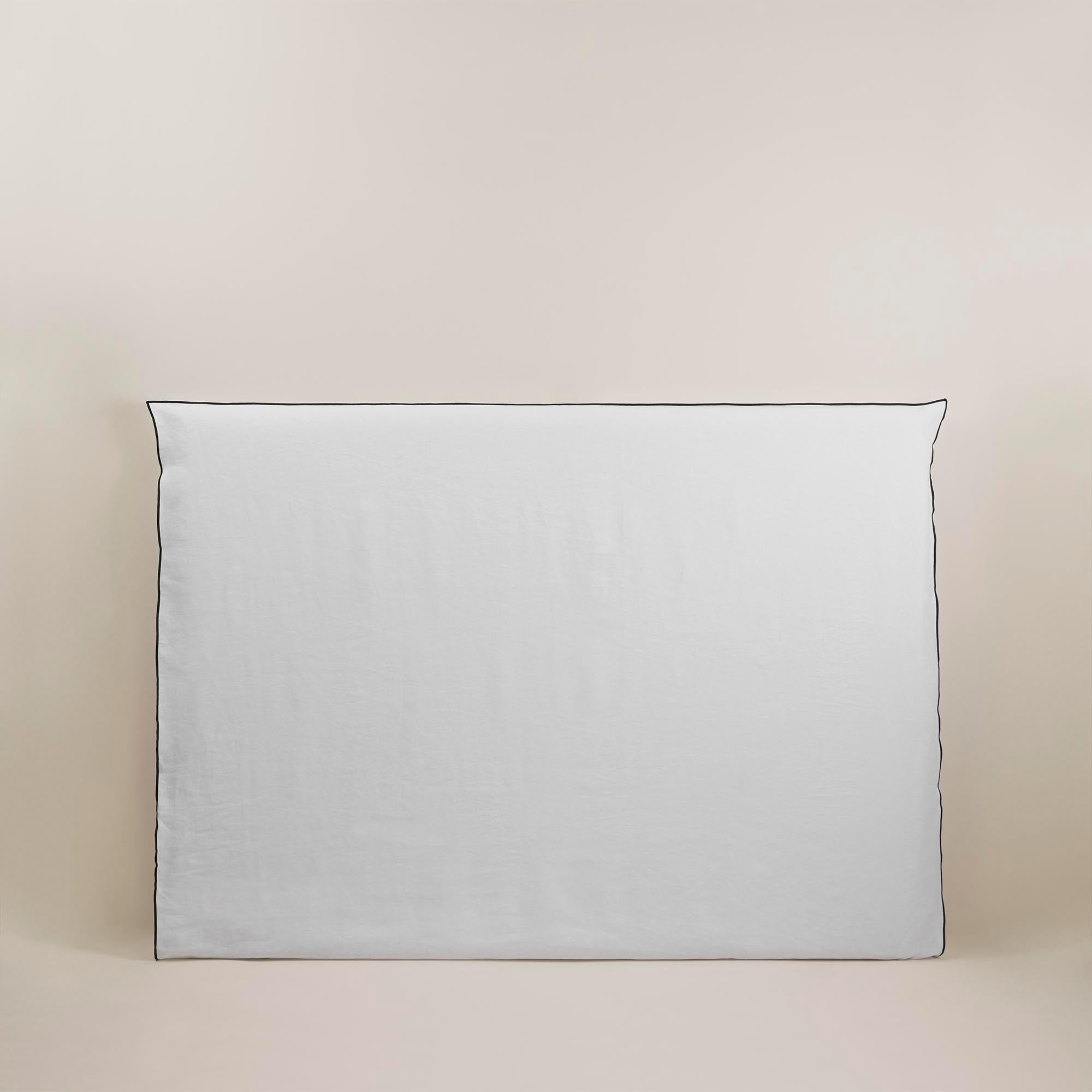 Madura Hoes voor hoofdbord Carlina puur witte en zwarte hommel 150x134