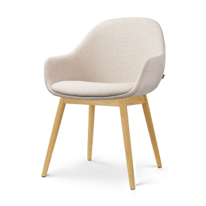 Nolon Nio-Mae eetkamerstoel beige – houten onderstel Nolon Nio-Mae eetkamerstoel beige – houten onderstel