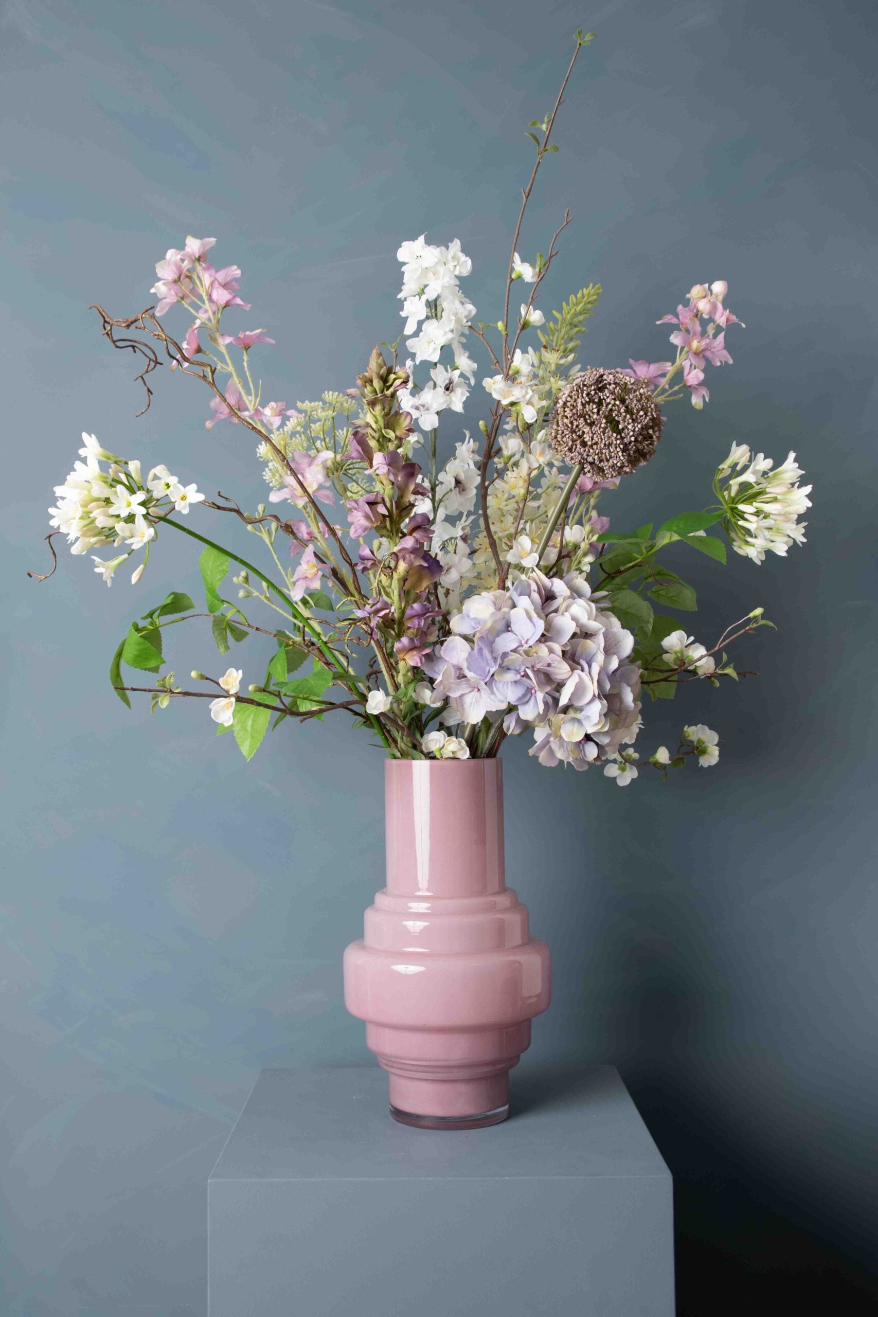 Madame Fleurie The Pearl Grande Boeket inclusief Vaas – Luxe Zijde blo