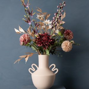 Madame Fleurie A Touch of Gold Boeket inclusief Vaas – Luxe Zijden blo Madame Fleurie A Touch of Gold Boeket inclusief Vaas – Luxe Zijden blo