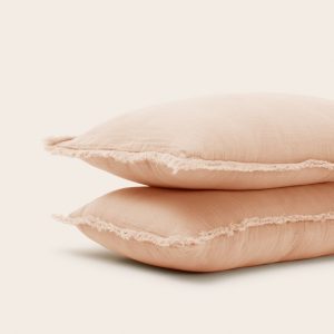 Madura Set van 2 kussenslopen Lou roze perzik 30×40 cm Madura Set van 2 kussenslopen Lou roze perzik 30×40 cm