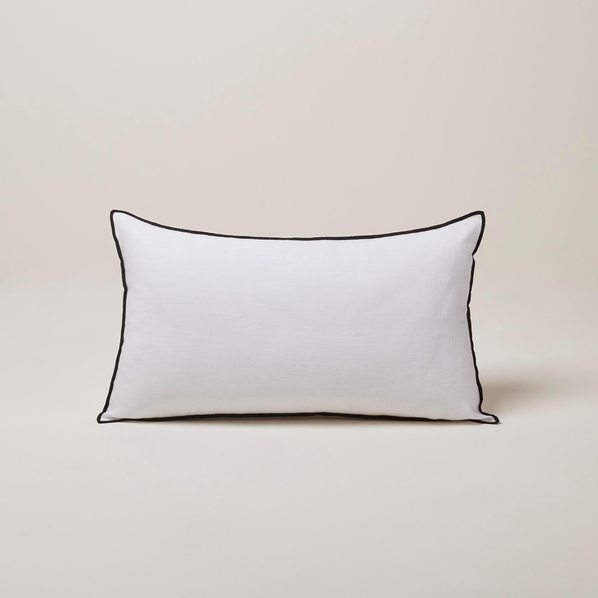 Madura Kussenovertrek Carlina puur witte en zwarte hommel 28x47 cm