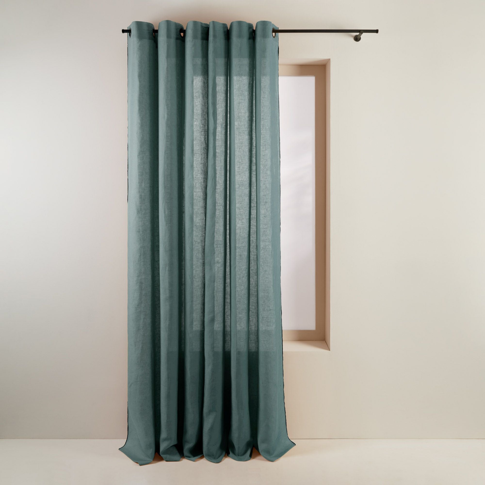 Madura Gordijn Carlina groen van grijze en zwarte hommel 140x350 cm