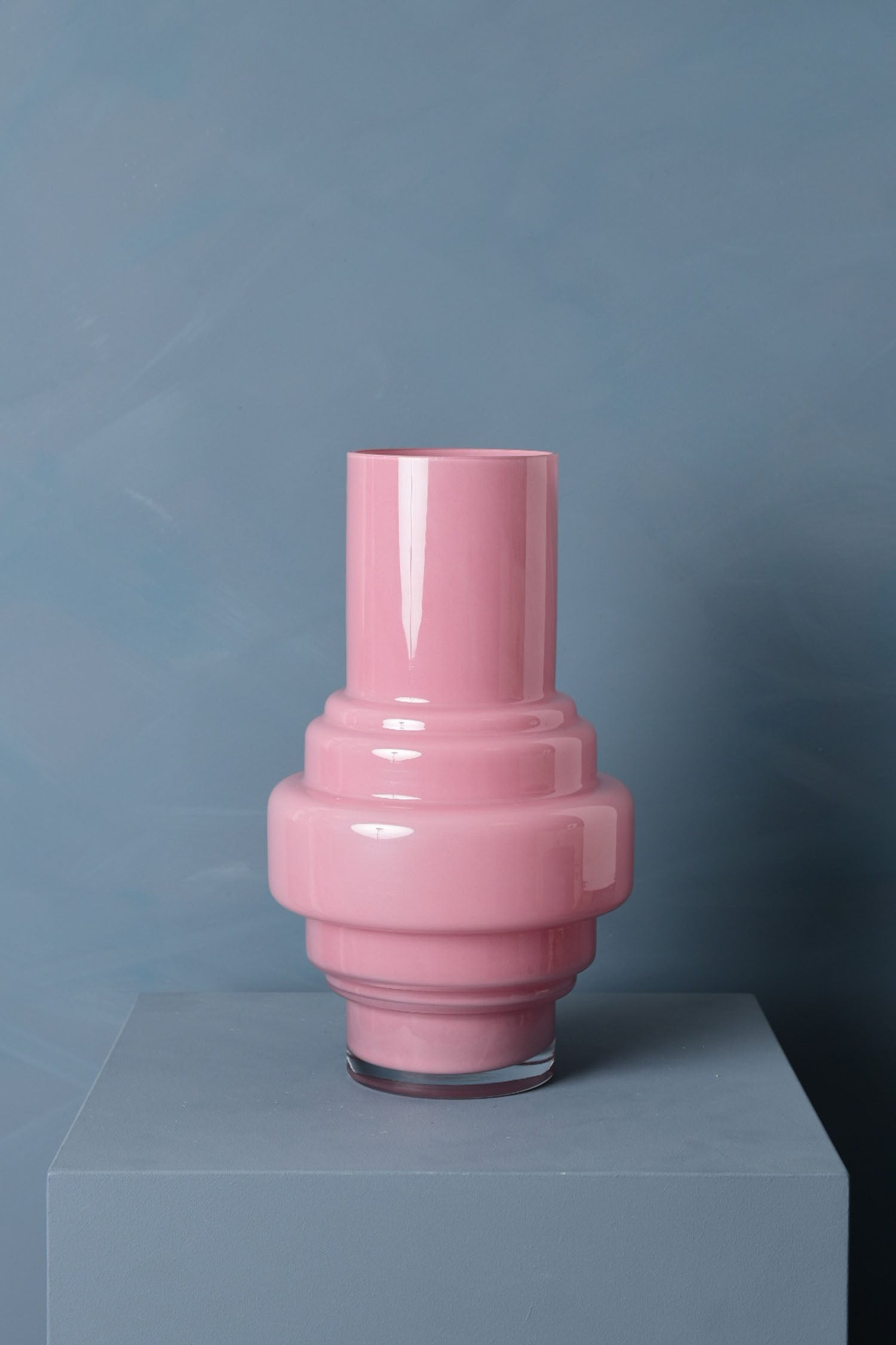 Madame Fleurie Aurora Grande Vaas – Mondgeblazen Glas – Elegant Roze –