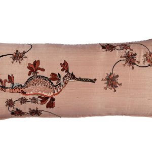 MOOOI decoratiekussen Blooming Seadragon – 40×90 / 16×35 Inch cm – kor MOOOI decoratiekussen Blooming Seadragon – 40×90 / 16×35 Inch cm – kor