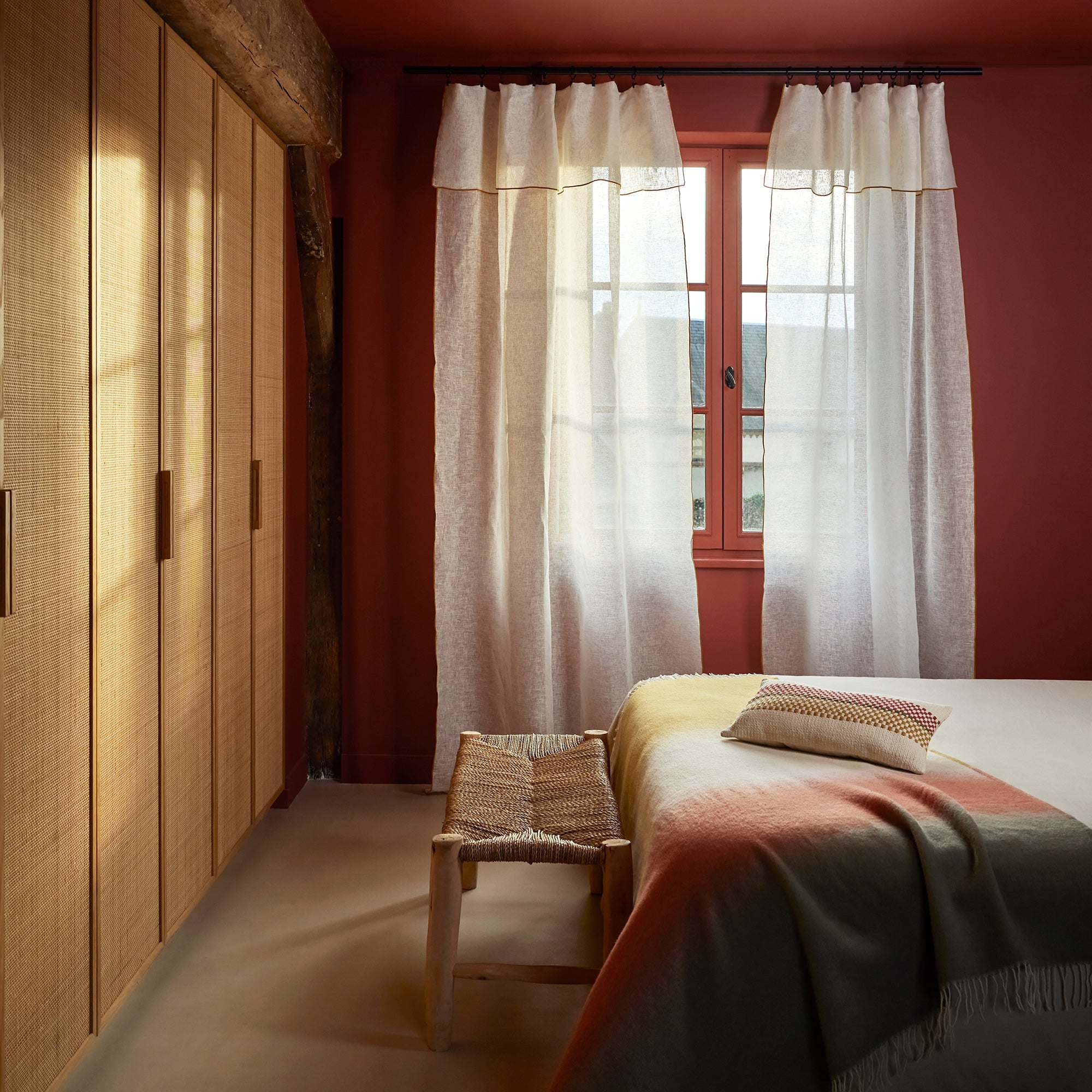 Madura Veiling Shadow hommel puur wit en oker 140x350 cm