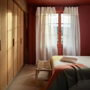 Madura Veiling Shadow hommel puur wit en oker 145×280 cm
